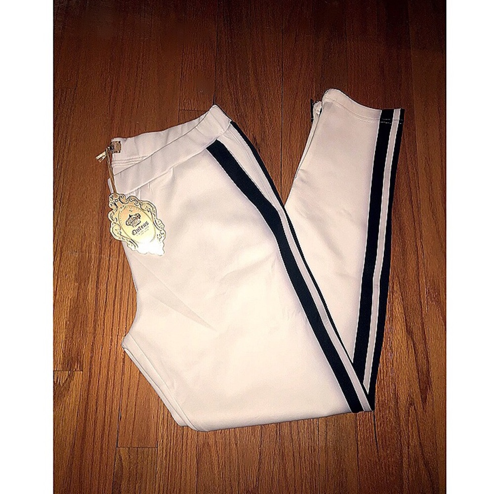 White Track Pant 🤩